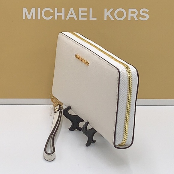 MICHAEL KORS LARGE TRAVEL CONTINENTAL WRISTLET WALLET OPTIC WHITE COLOR - Picture 3 of 16
